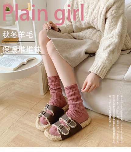 Wool mid length women's socks