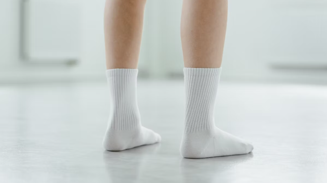 High-Quality White Sports Socks